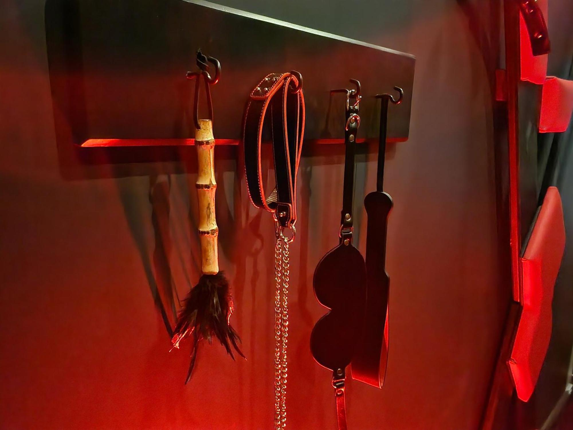 O' Plaisirs Interdits - Loveroom * Caen